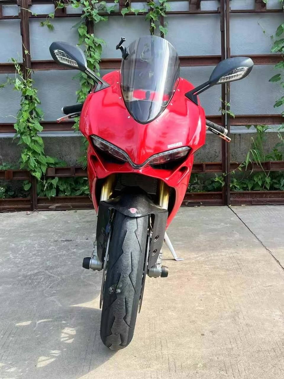 Zakazga keladi Ducati panigal V2