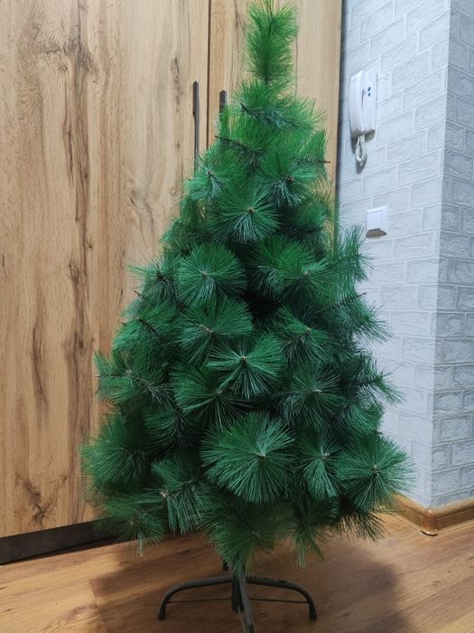 Елка 120 см. Пушистая качественная.
