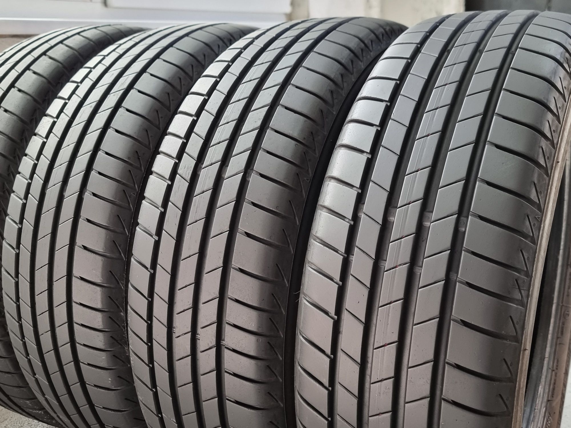 185/65/15 Bridgestone 4Броя: 250лв 7.5мм
