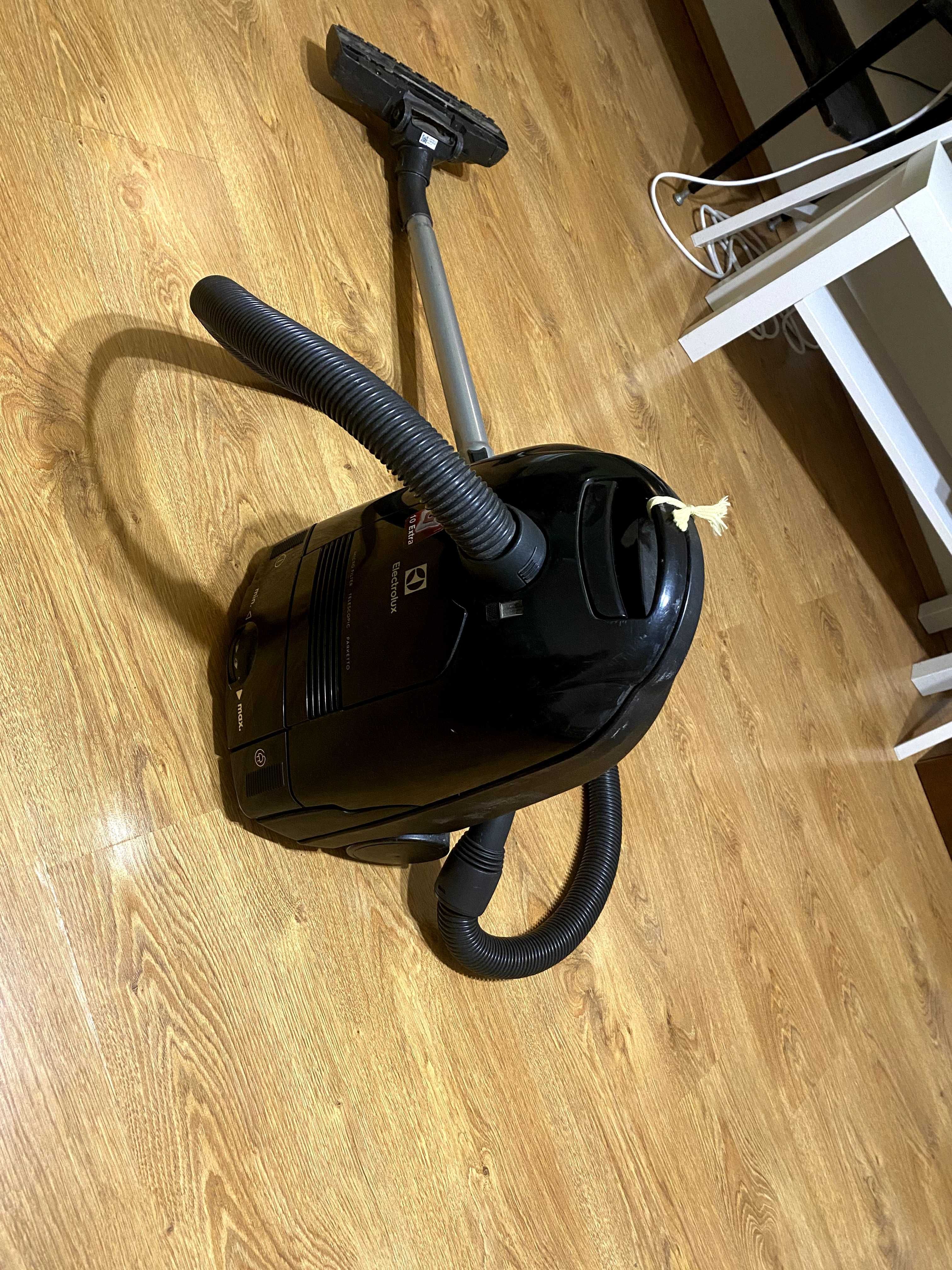 Прахосмукачка Electrolux ECE33EB | цената е по договаряне