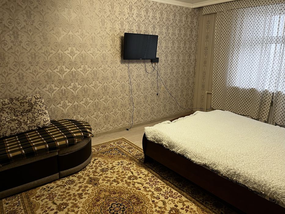 Сдам квартиру в 11 мкр посуточно