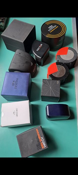 Masini ,  jucari vechi , cutii ceasuri