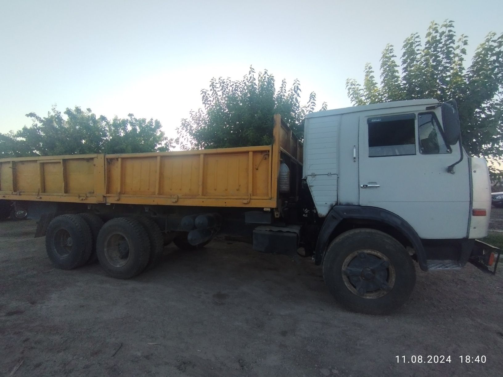 Srochna Kamaz Selxoz sotiladi