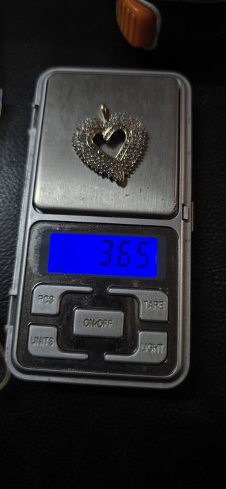 Pandant aur diamante