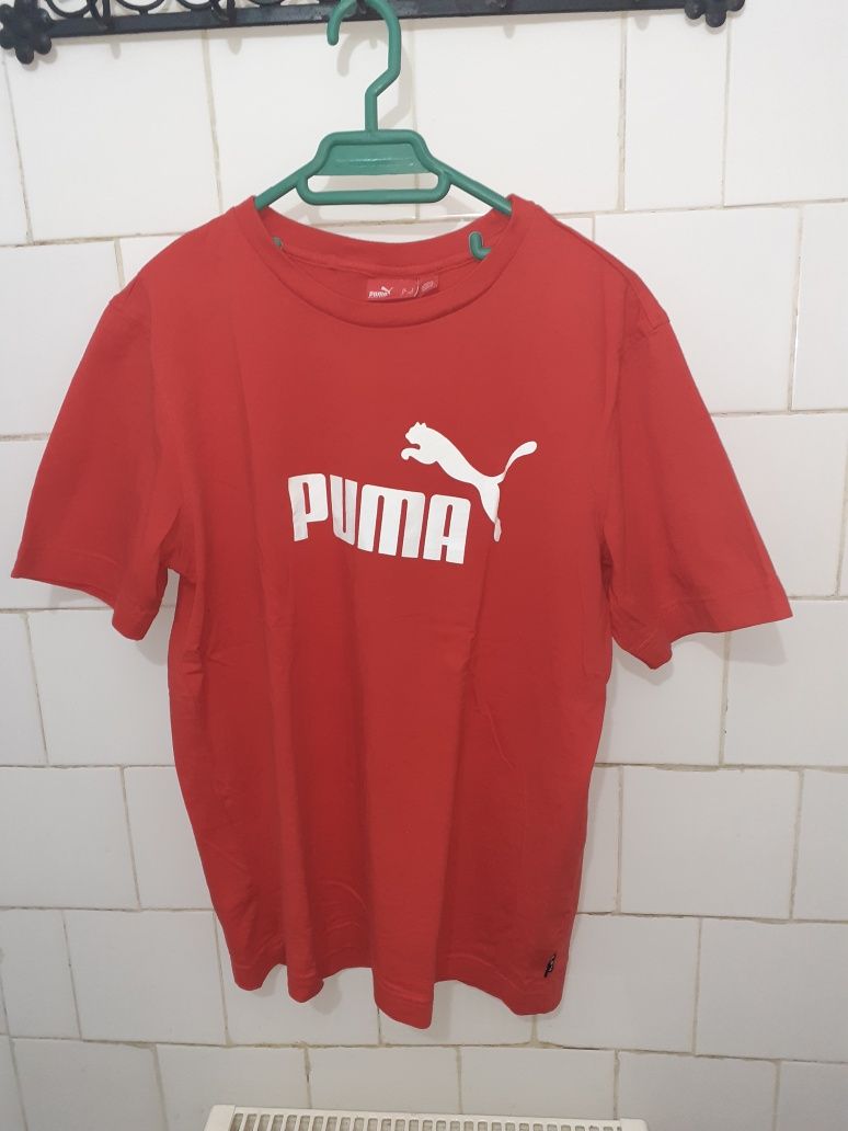 Tricou marca Puma mărime S culoare rosu