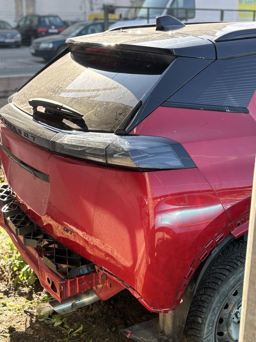 Заден капак ( Пета врата ) с камера Peugeot 2008 GT line 2023г