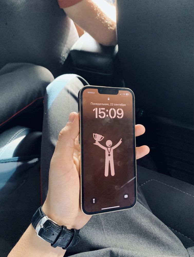 Iphone 13 Pro 256gb Xolat Ideal usta kormaga karopkali oqip tel qlila