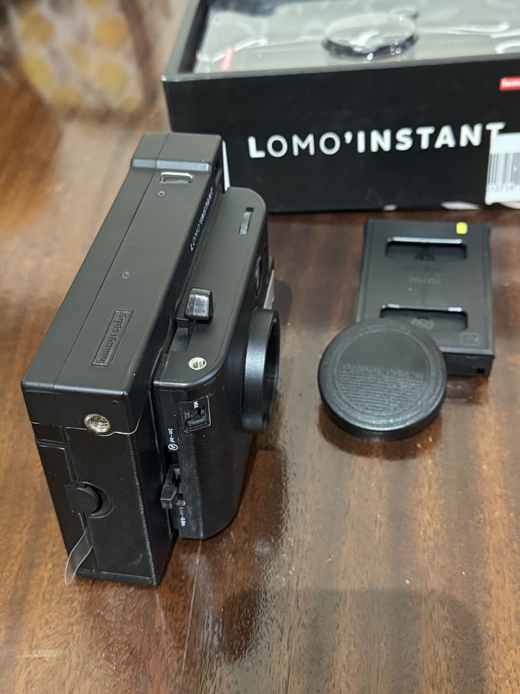 Lomo Instant Black LI100B фотоапарат за моментални снимки