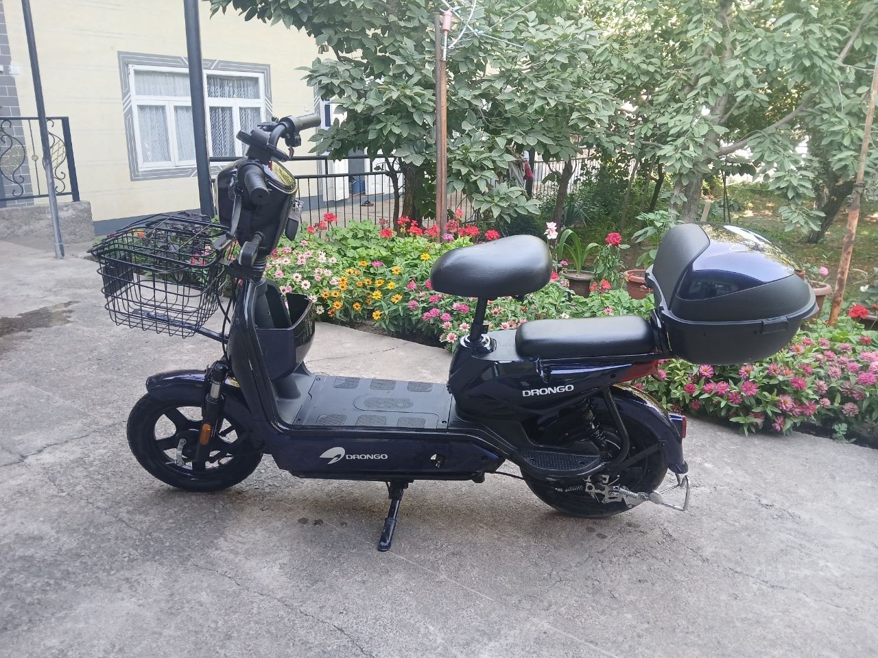 Skuter sotiladi holati yaxshi 1 oy minilgan