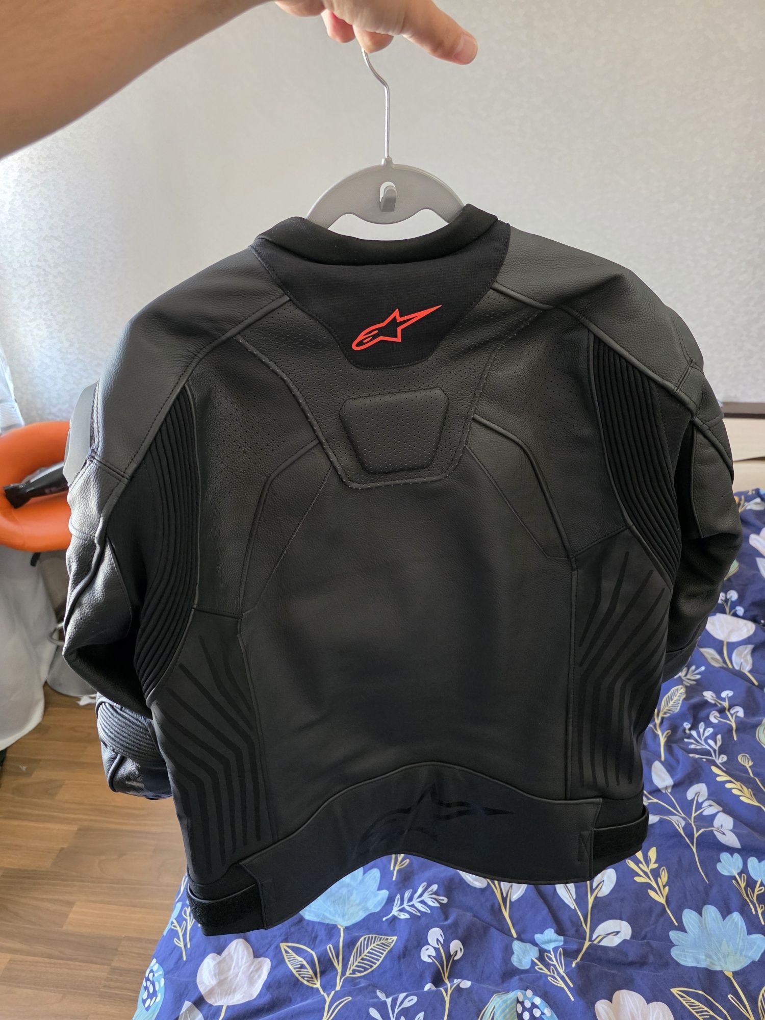 Мото яке Alpinestars GP Plus v4 Airflow - 54 EUR + протектор