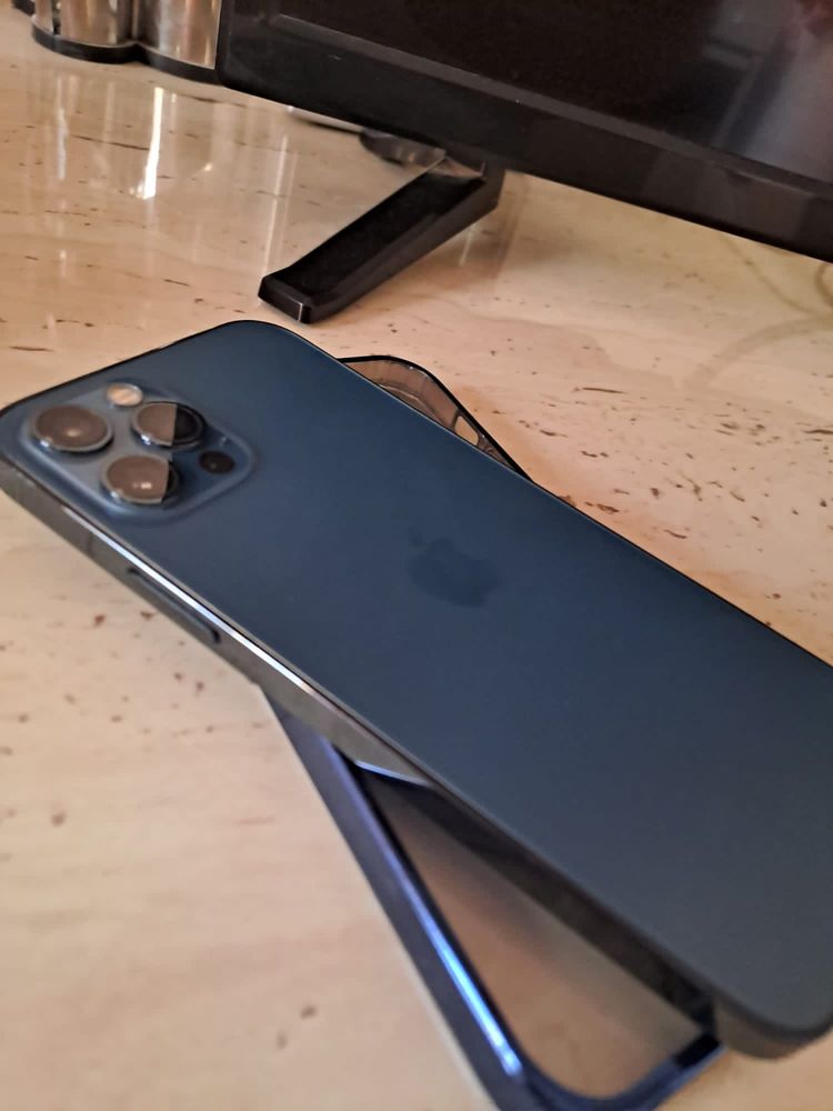 iPhone 12 pro Pacific Blue