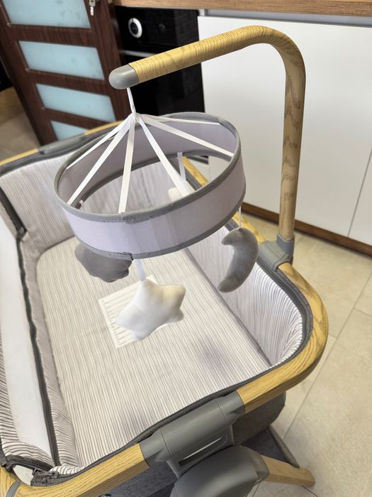 Бебешко легло next to me