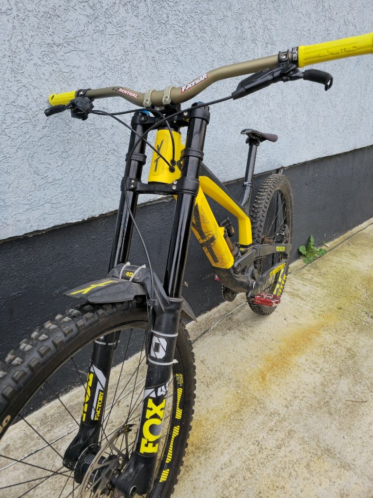 Продавам YT Tues 2019