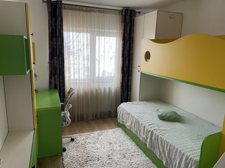 Inchiriez apartament