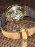 Vand ceas  de barbat suflat cu aur