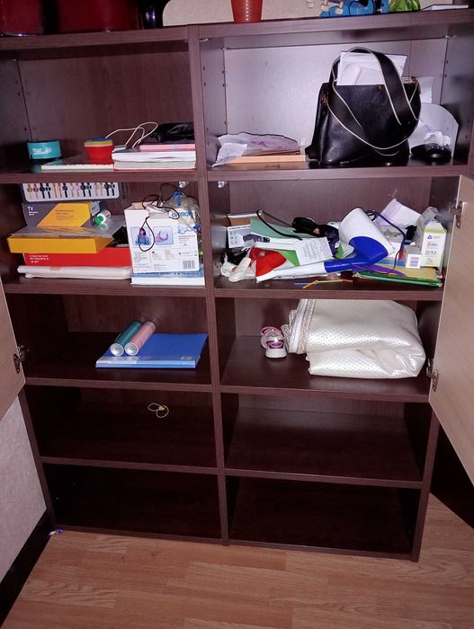 Продаются шкафы на кухню и в гостинную