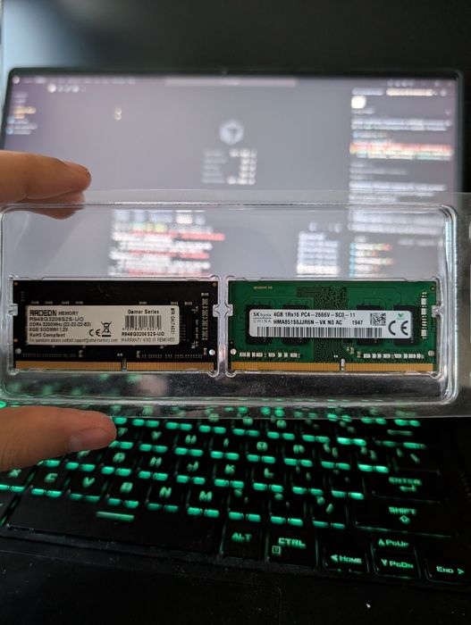 Две планки DDR4 8gb 2666, 3200 mghz