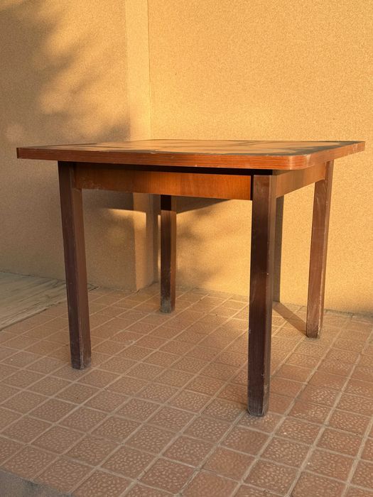 Стол ресторанный