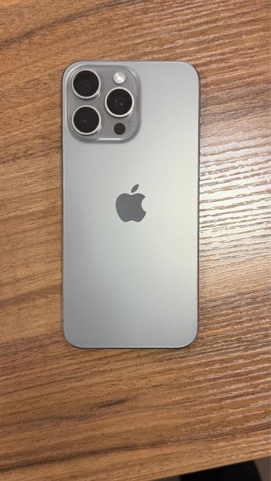 Продаю Iphone 15 pro max 256 gb e-sim