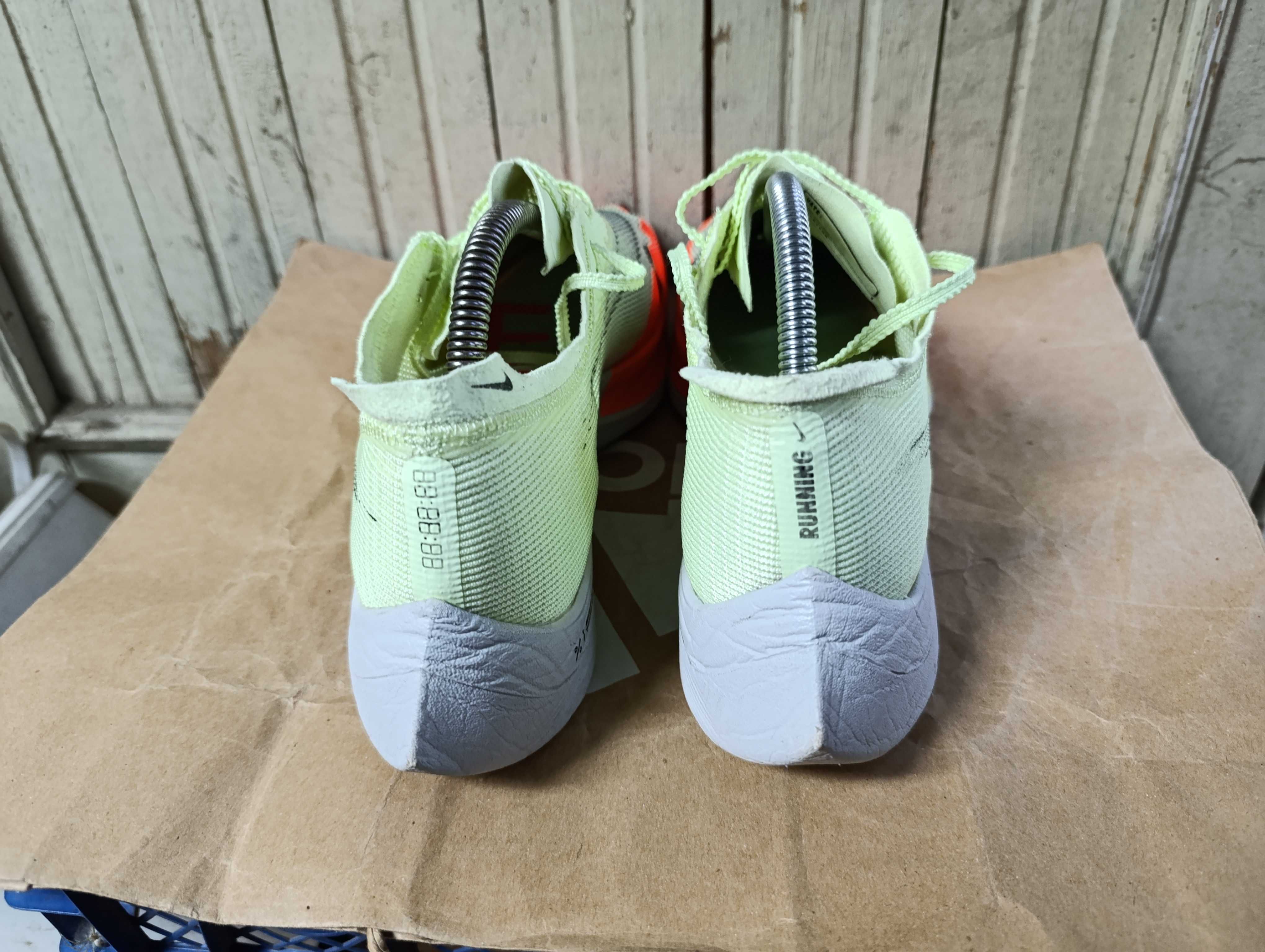 Nike ZoomX Vaporfly Next% 2''оригинални маратонки 44 номер