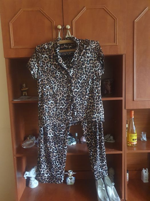 Costum leopard femei