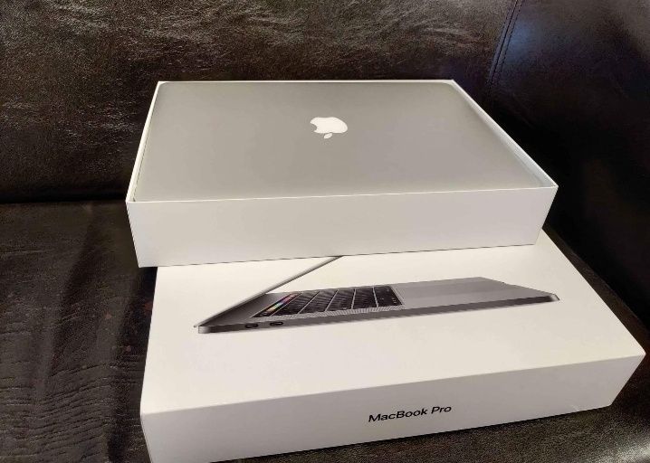 MacBook Pro, i7,16 GB RAM , ssd 512,