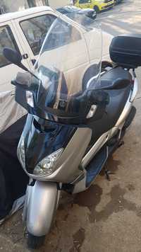 Dezmembrez scuter yamaha xmax 250