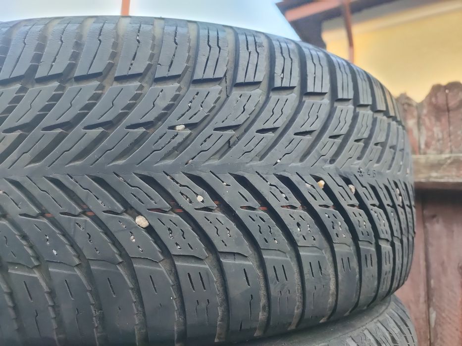 Vând anvelope All Season Nokian Seasonproof 205 50 R17 93W montate2021