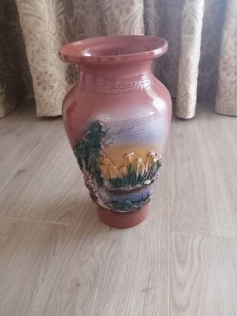 Продам керамическую вазу