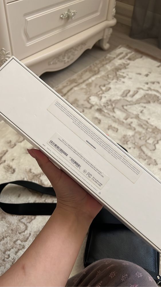 Iwatch ,42 mm в оригинале с коробкой и зарядкой