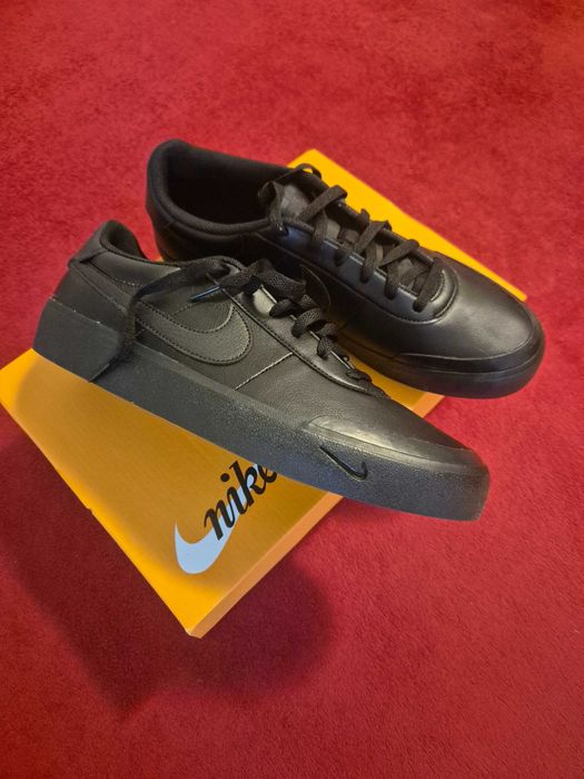 Nike Court Shot noi in cutie