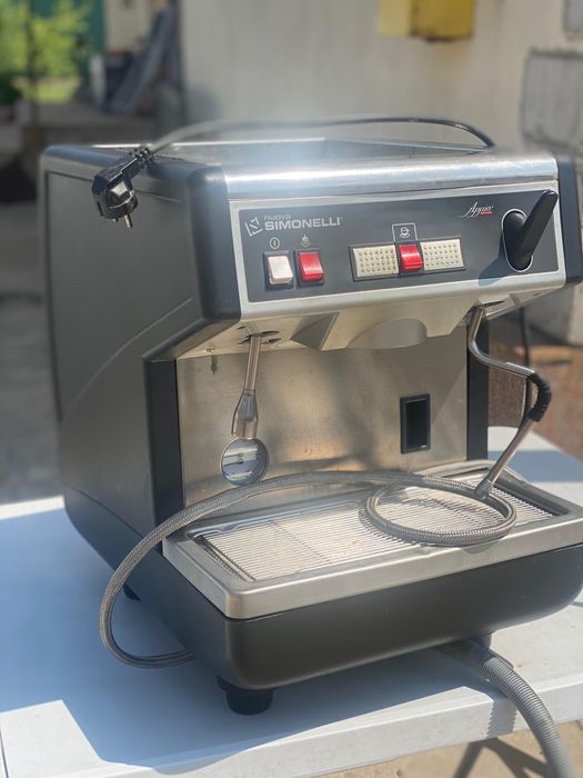 Кофемашина Simonelli Appia Life с кофемолкой Cunill