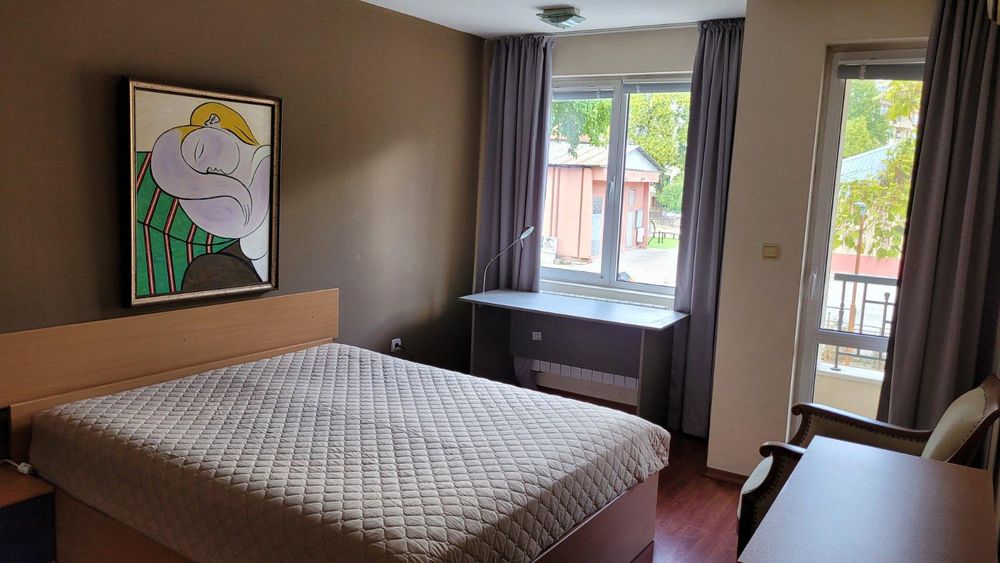 Дава се под наем Четиристаен апартамент в Пловдив, Център - 150 кв.м за 860 € - Снимка #4