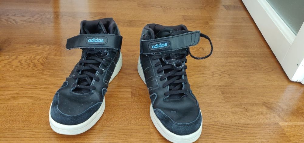 Adidas , mărime 44