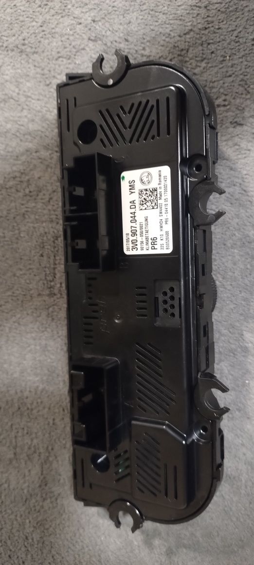 Vand climatronic,display și ceasuri bord. Skoda Superb 3