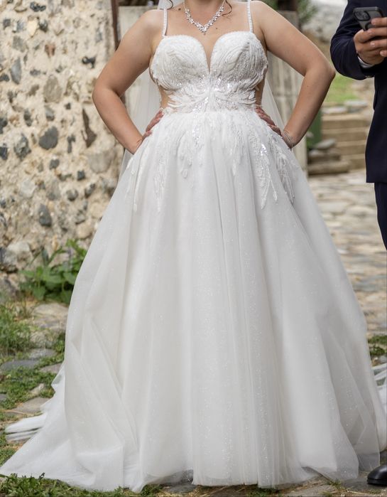 Булчинска рокля с корсет, изключително запазена