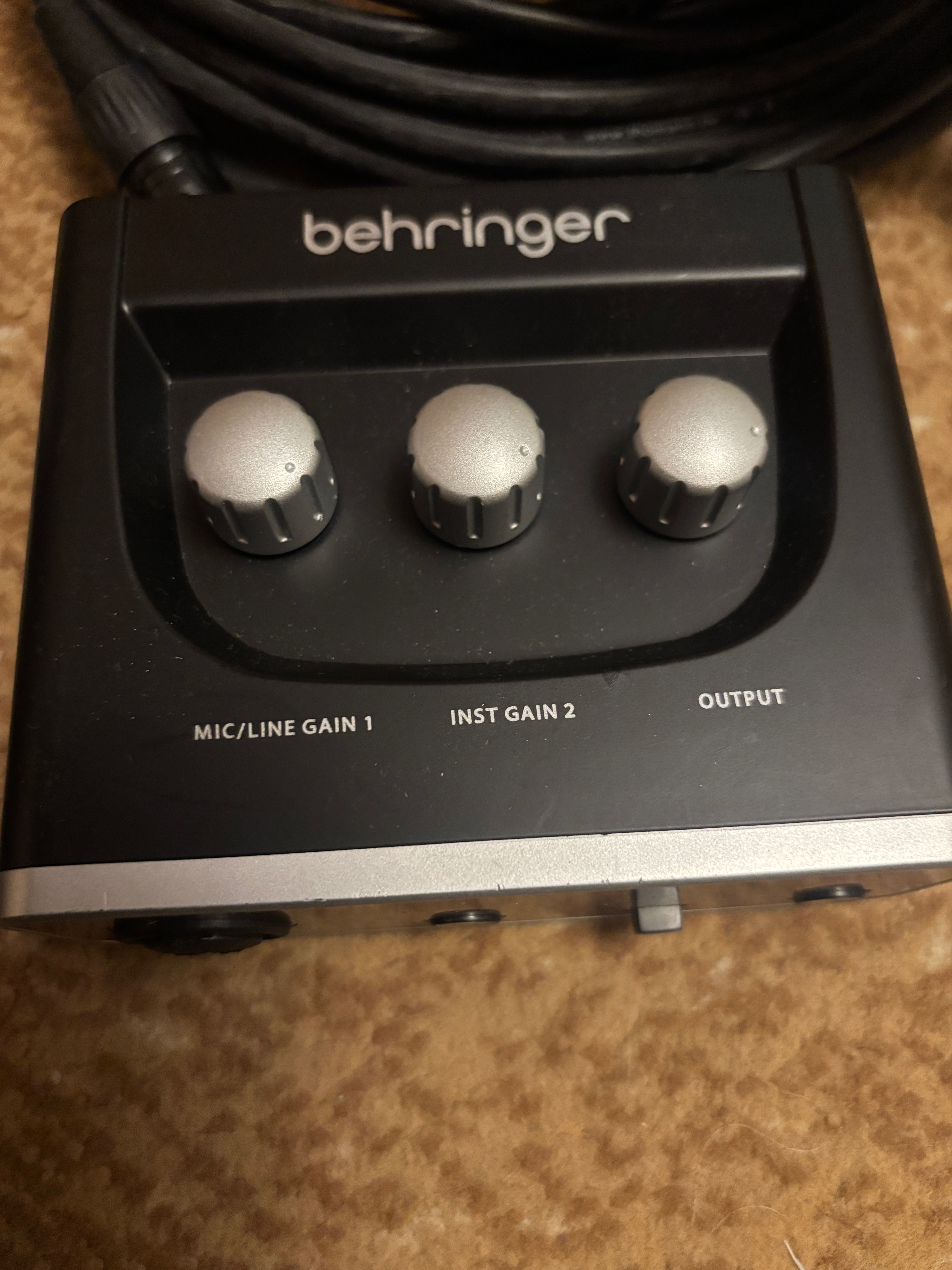 Аудио интерфейс Behringer UM2 U-Phoria USB