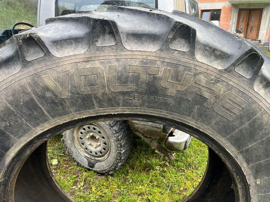 Vând cauciucuri tractor