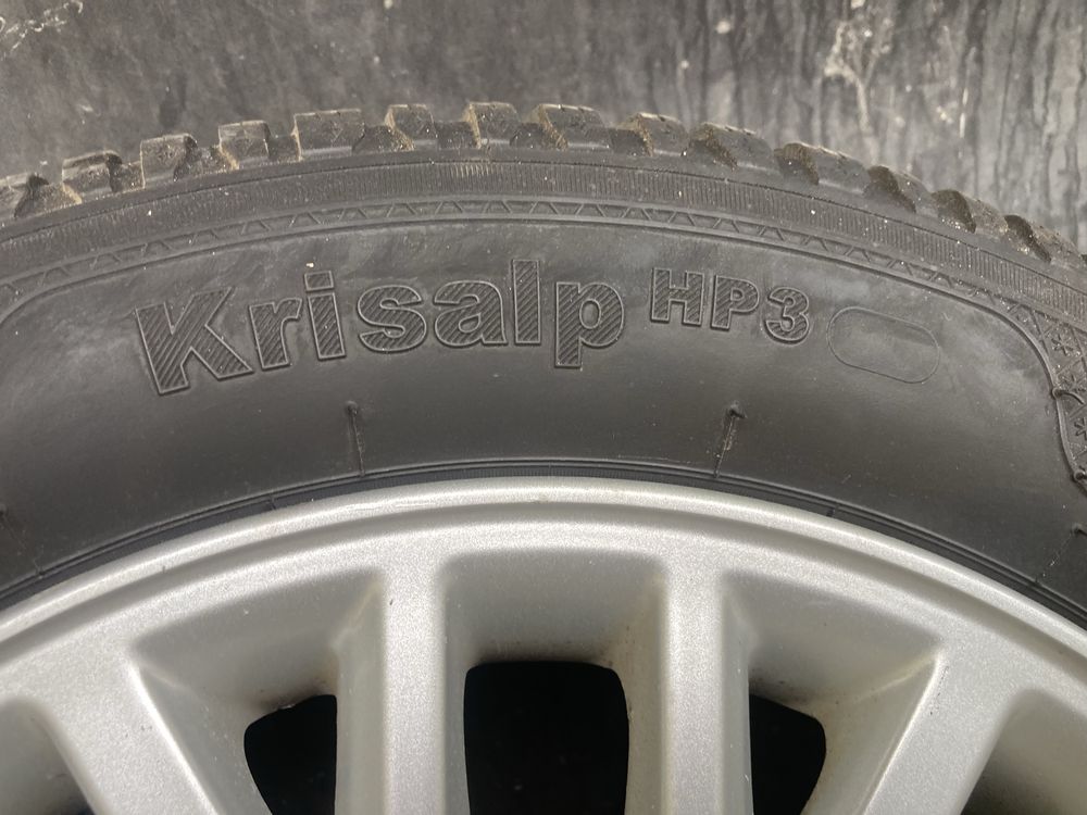 16 цола джанти със зимни гуми 205/55R16 за Волво