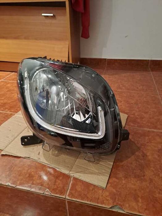 Far dreapta Smart Fortwo original Valeo cod 046797 an 2014-2025