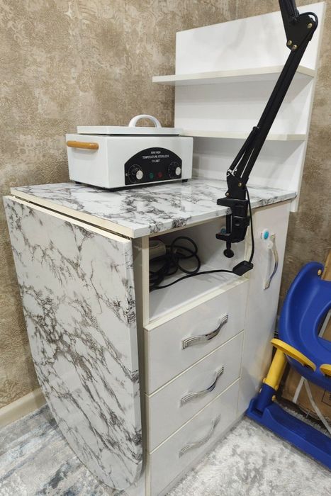 Продаётся манткюрный стол