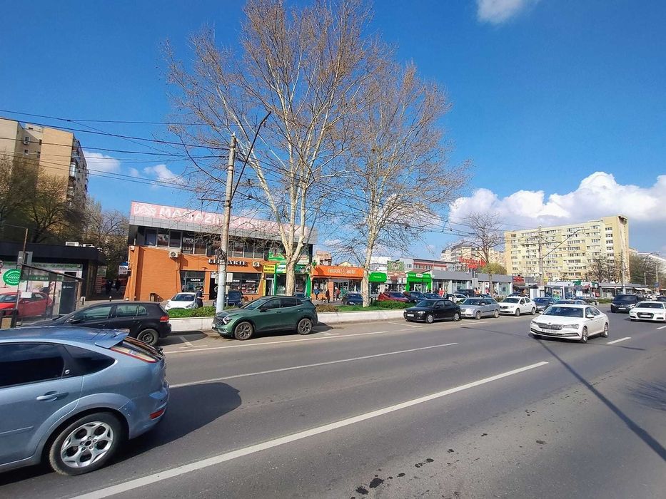 Spatiu comercial Piata Gorjului/Veteranilor-B-dul Iuliu Maniu/Militari