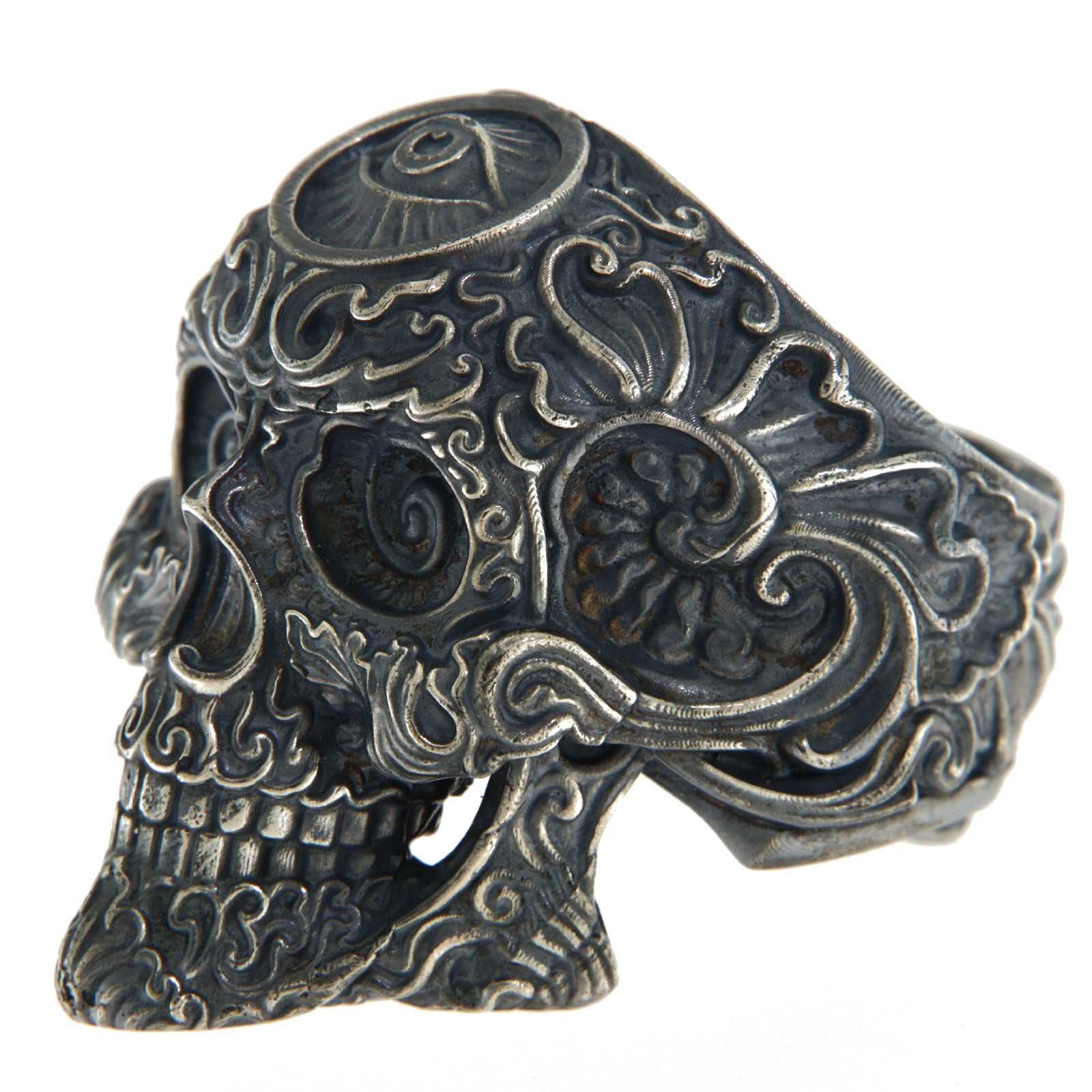Ghiul masiv din argint cu craniu mexican