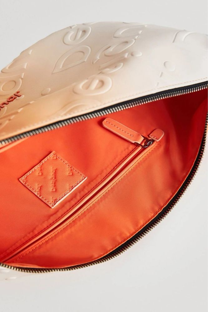 Оригинална дамска чанта Desigual 22SAXPAD 7056U