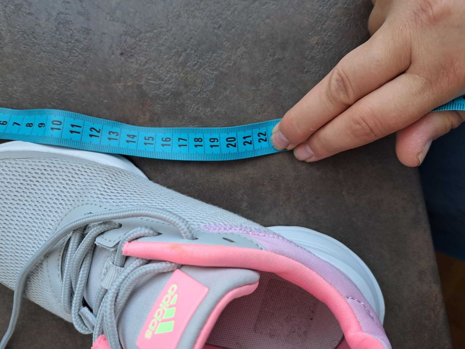 детски маратонки Adidas,кецове,спортни обувки,адидас,№35