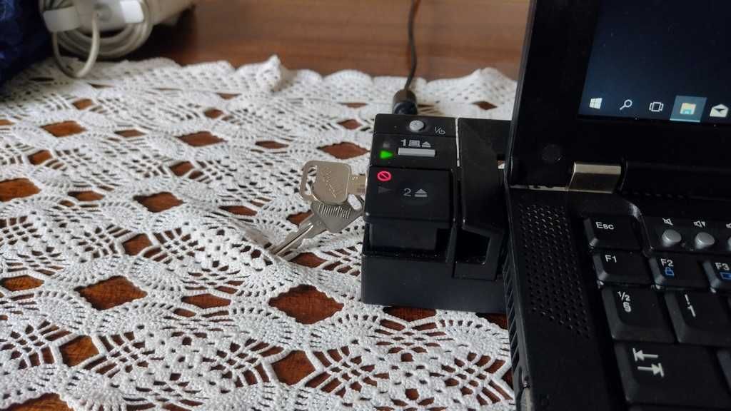 Lenovo thinkpad T400 8гб DDR3 SSD+HDD докстанция