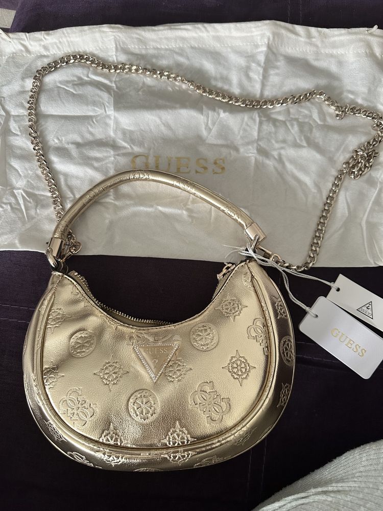Оригинална чанта Guess