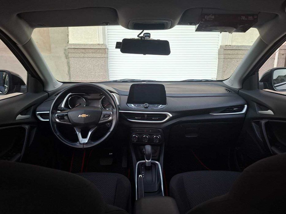 Tracker 2 LS / Пробег 15 000 / Родная краска / Состояние новой