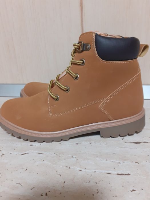 Ghete de piele mărimea 36