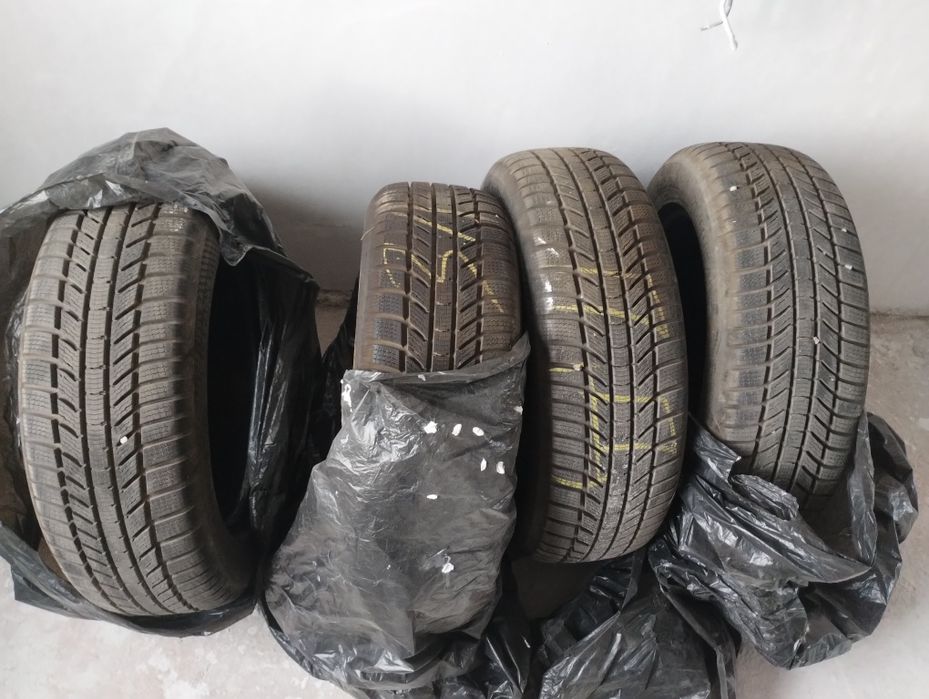 Зимни гуми Continental 215/60R17